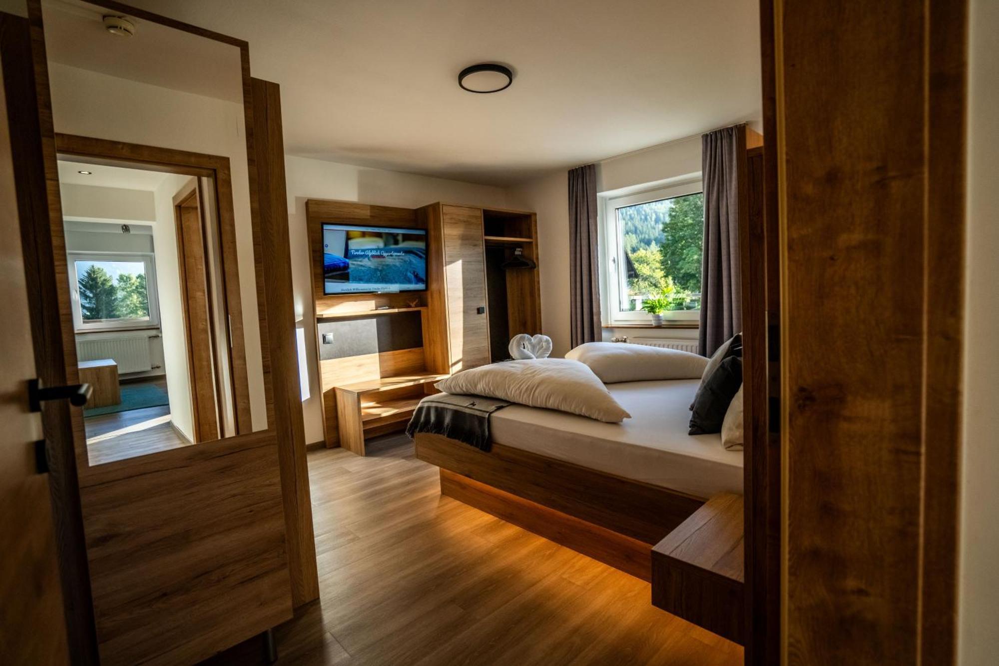 Tiroler Alpblick Appartements Ehrwald Exterior photo